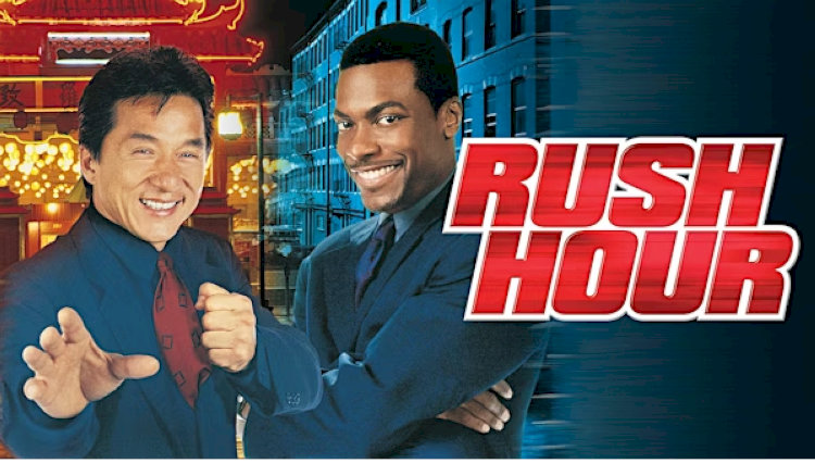 Ảnh phim rực rỡ, thể hiện sự đối lập duyên dáng giữa Thành Long nghiêm nghị và Chris Tucker hoạt ngôn.