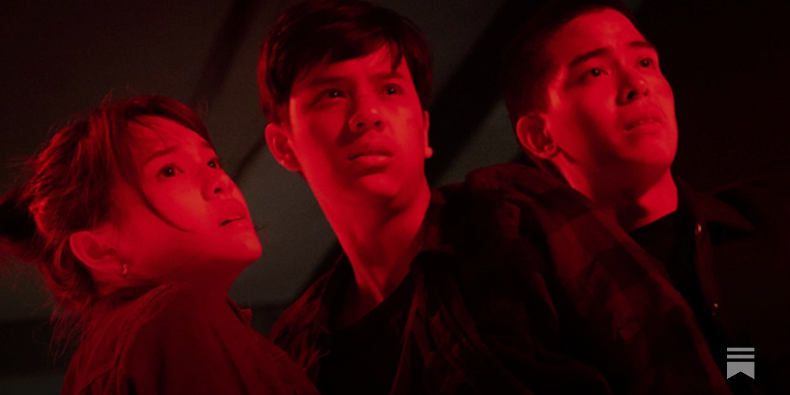 “SLR” mượn lời nguyền của chiếc máy ảnh để đặt câu hỏi về cái nhìn và đạo đức người cầm máy