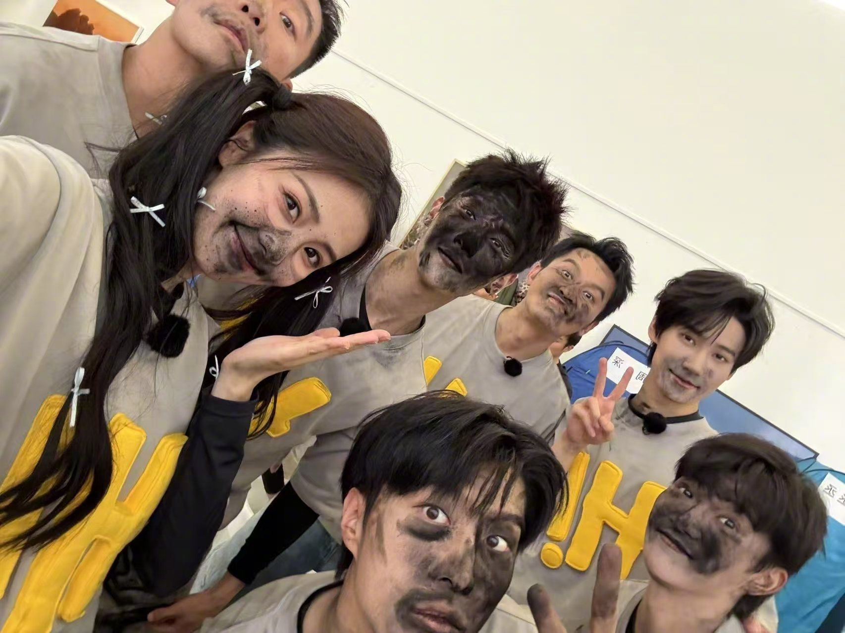 Bạch Lộc năng động và hài hước khi tham gia các show truyền hình.