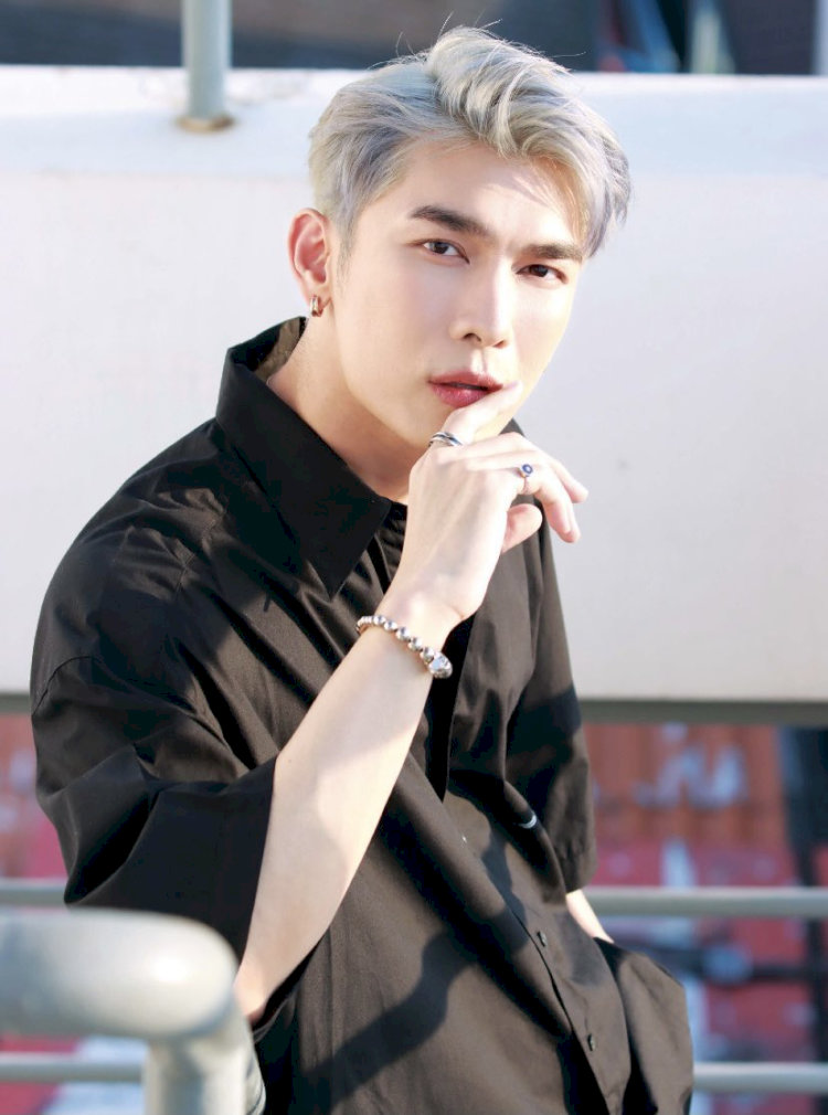 Mew Suppasit - Vẻ đẹp trưởng thành, quyến rũ