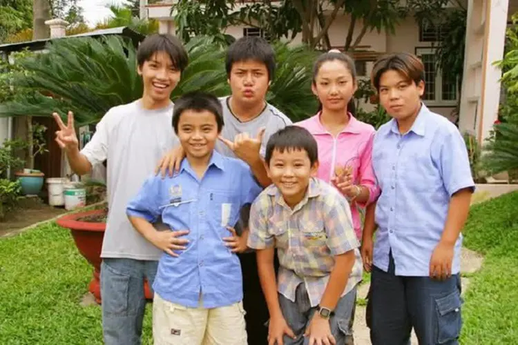 Bộ phim gây ấn tượng mạnh nhờ lối kể dung dị, sâu sắc và bối cảnh học đường thân quen