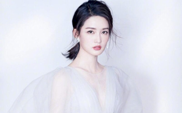 Lý Thấm - Vẻ đẹp cổ điển, khí chất thanh thuần