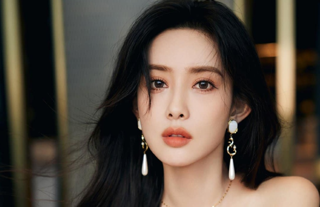 Mạnh Tử Nghĩa với vẻ đẹp rạng rỡ được mệnh danh là "mỹ nhân cổ trang"