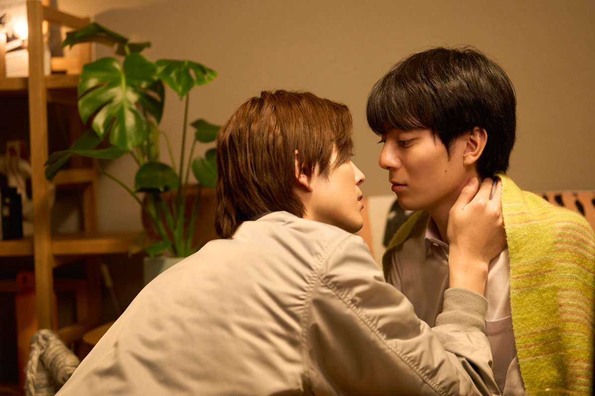 Cả hai đã nảy sinh cảm xúc đặc biệt, mở ra hành trình tình yêu ngọt ngào xen lẫn những khoảnh khắc hài hước