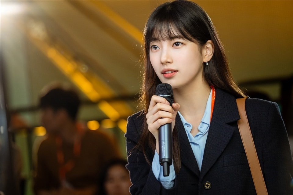 Bae Suzy trong vai Seo Dal-mi, vai diễn đánh dấu sự trưởng thành trong diễn xuất của cô