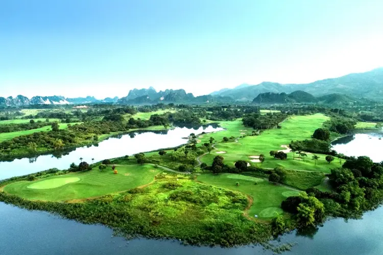 Sân Golf Sky Lake - Địa hình hồ nước & đồi núi thử thách