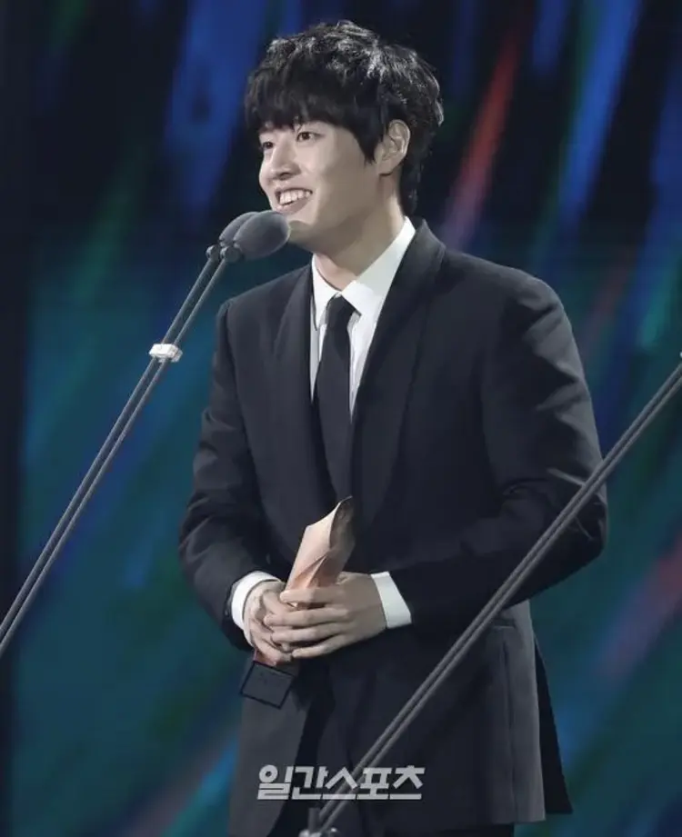 Nam diễn viên biến hoá đa dạng trong các vai diễn