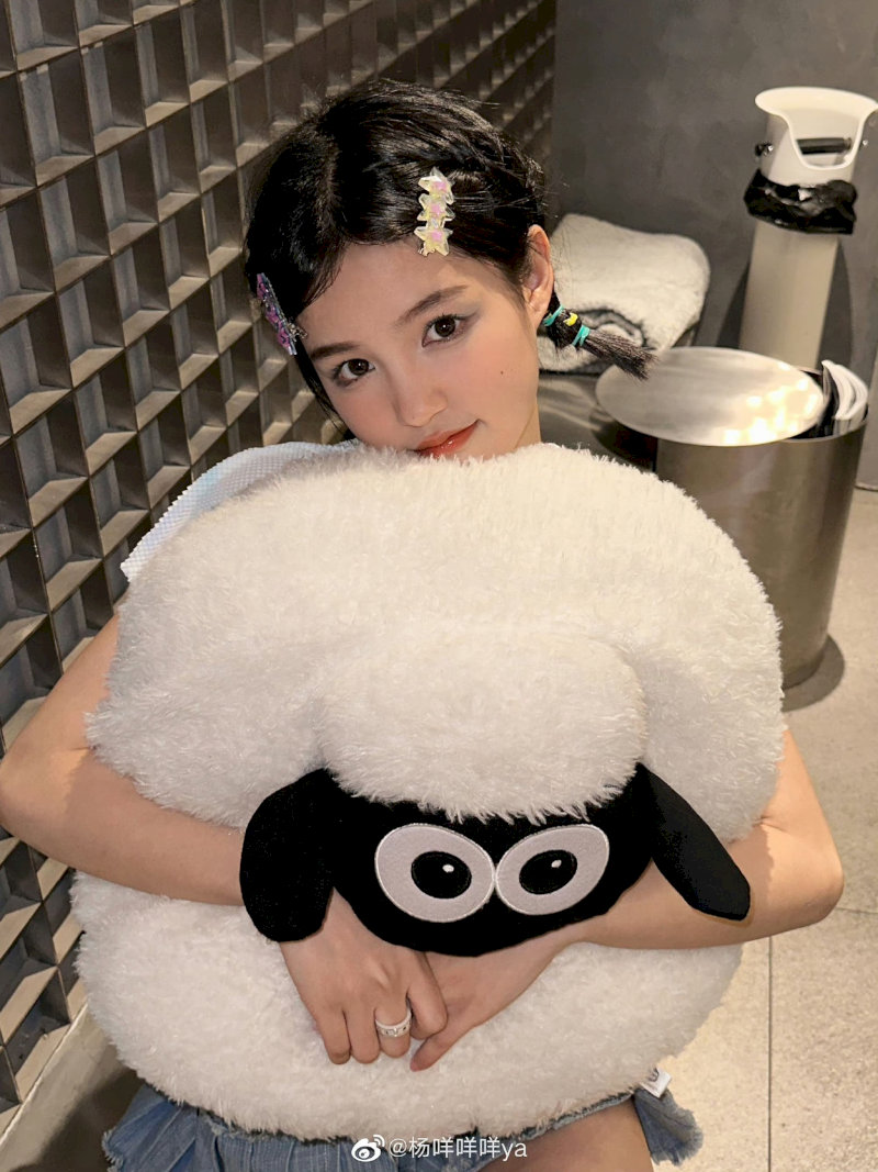 Vẻ đẹp thân thiện, dễ thương của nữ diễn viên gen Z xinh đẹp 