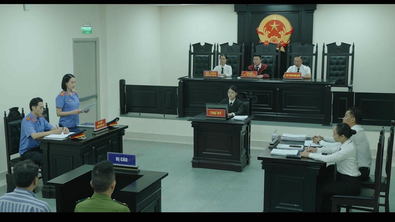 “Lằn Ranh” là bộ phim để khán giả tự nhìn thấy chính mình trong bóng tối của quyền lực