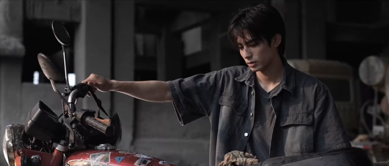 Cuộc sống "sống chung" không "chung đường"