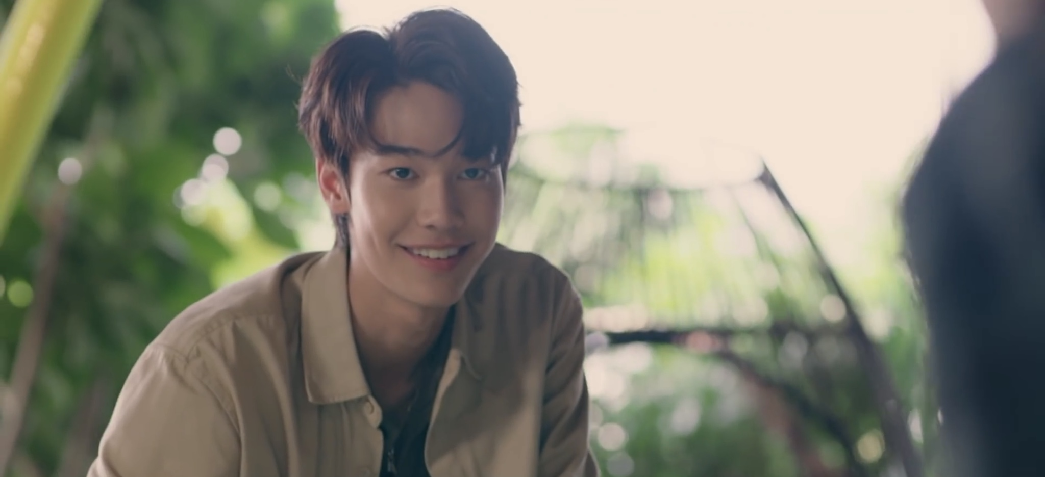 Dew Jirawat Sutivanichsak là một trong những ngôi sao thế hệ mới nổi bật nhất của GMMTV