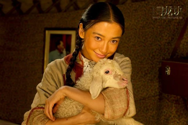 Angelababy trong cảnh quay của bộ phim "Mojin: The Lost Legend", vai diễn mang về cho cô giải thưởng Bách Hoa