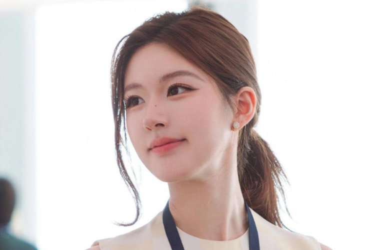 Triệu Lộ Tư - "Thánh nữ xuyên không" với vẻ đẹp ngọt ngào