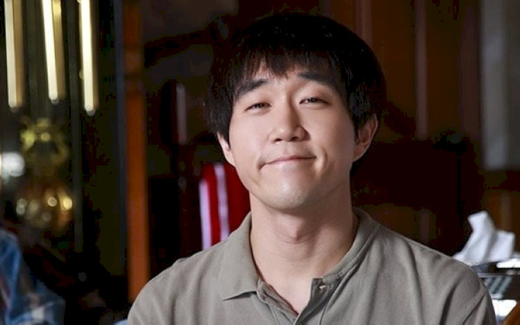 Cậu em út Sung No Eul có vẻ ngoài "già trước tuổi"