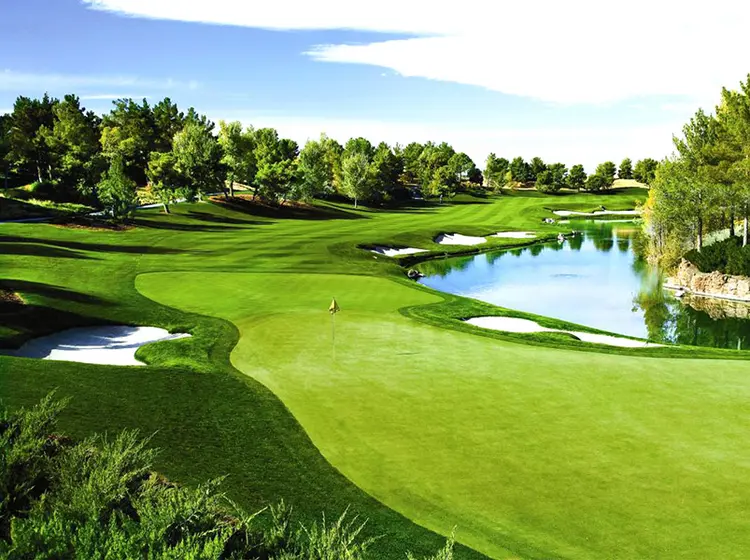 Sân Legend Hill - Sân đồi núi độc đáo với twin greens