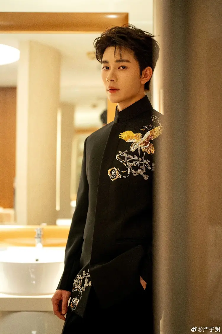 Nghiêm Tử Hiền, nam diễn viên trẻ nổi lên nhờ vai nam chính trong các bộ phim ngắn Trung Quốc.