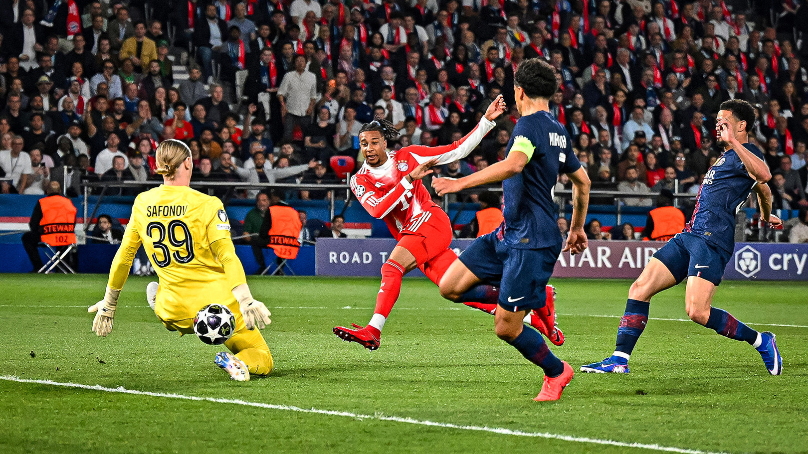 PSG thắng Bayern 5-4 ở lượt đi bán kết Champions League, mất Hakimi vì chấn thương trước trận lượt về — image 5