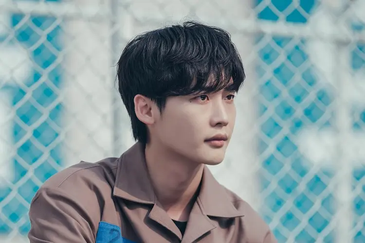 Lee Jong Suk luôn gây ấn tượng bởi các vai diễn đa sắc màu trên màn ảnh
