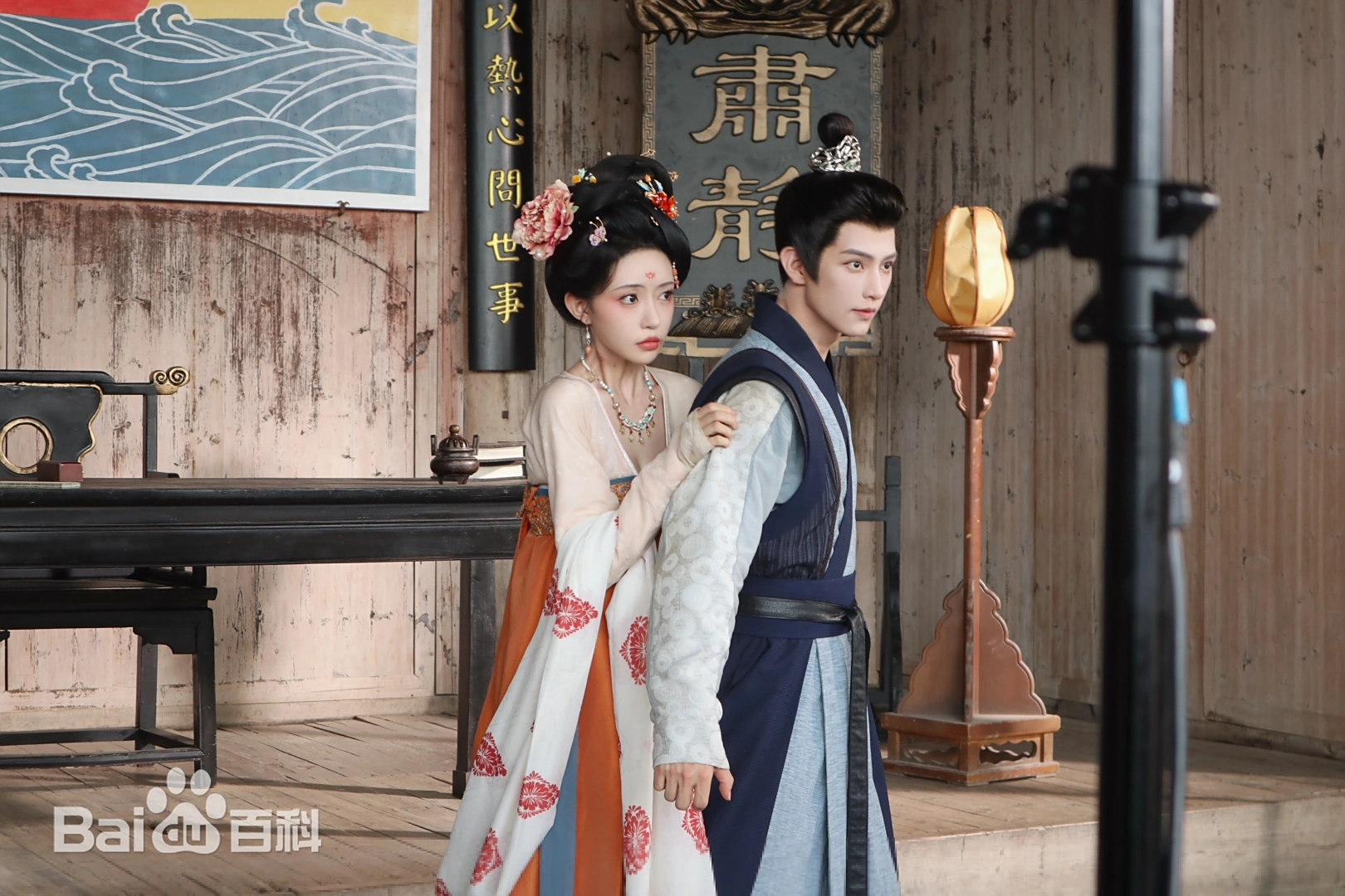 “Tôi Ở Phù Lương Làm Huyện Lệnh” kể về chuyên gia pháp lý hiện đại xuyên không về làm huyện lệnh.