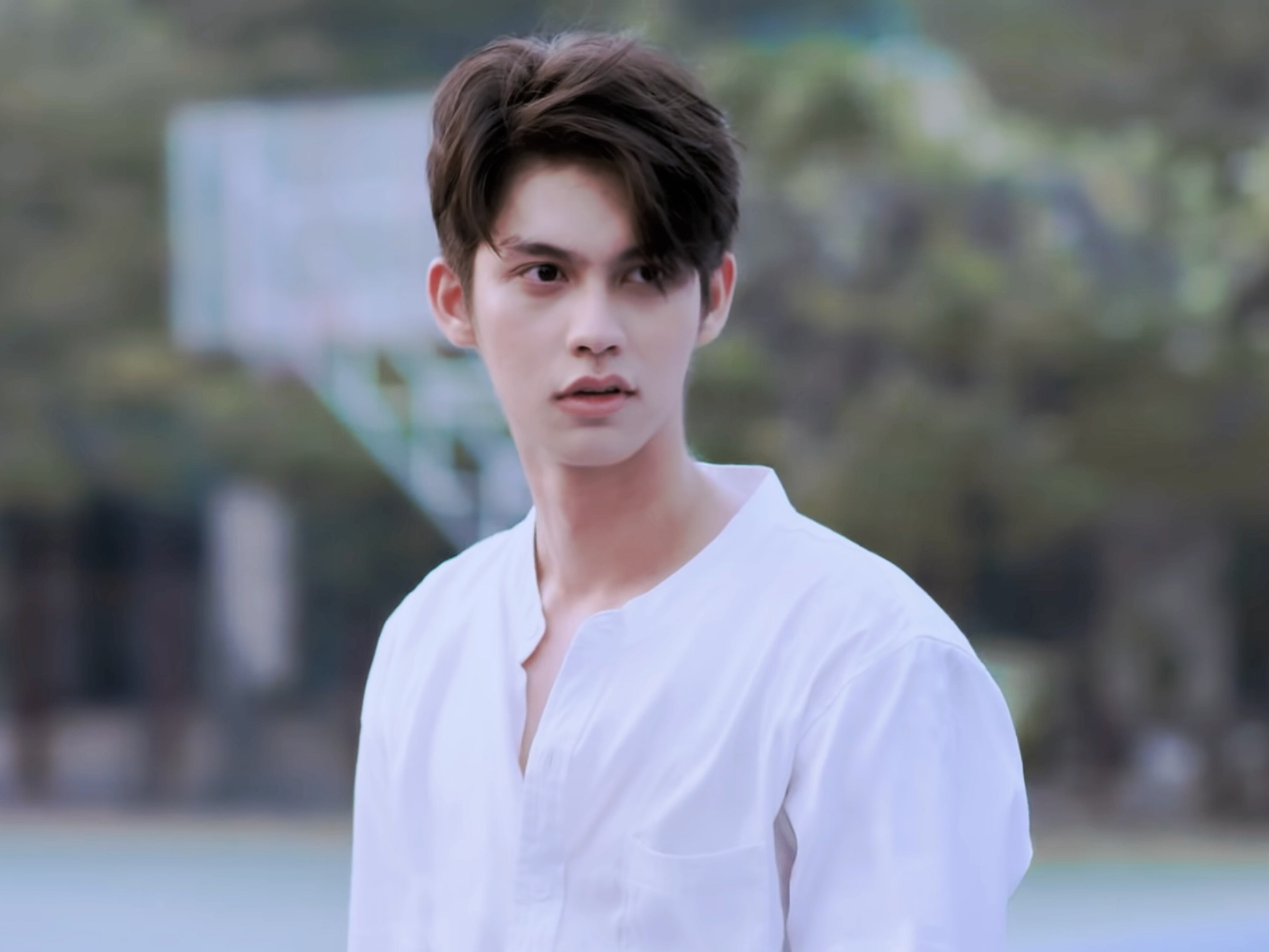 Bright Vachirawit - “Hoàng tử lai” 3 dòng máu Thái - Mỹ - Trung của T-Biz