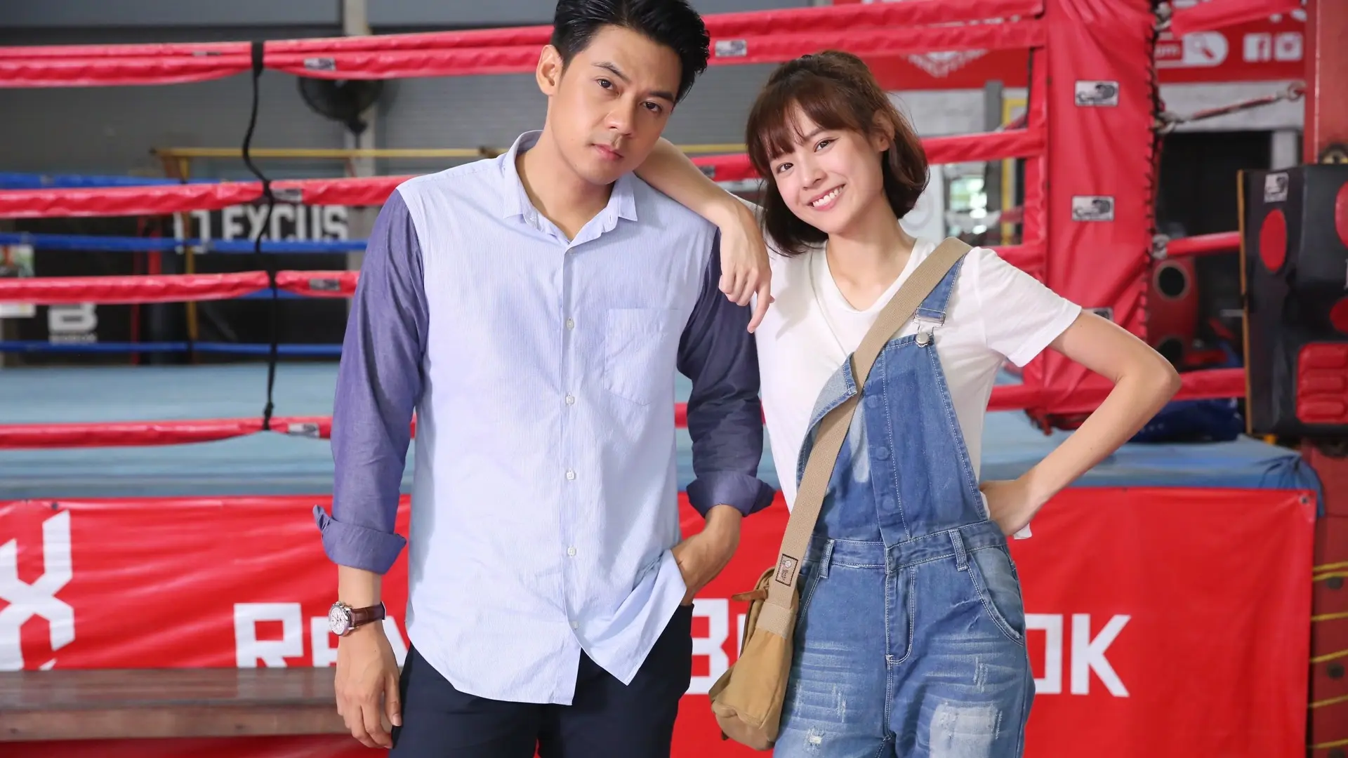 Bộ phim mang màu sắc hài hước, xoay quanh mối quan hệ oan gia giữa một nữ võ sĩ mạnh mẽ và một chàng trai phong lưu, giàu có.