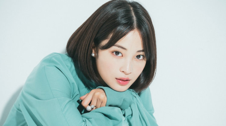 Suzu Hirose – biểu tượng của tuổi trẻ, sự trong sáng và niềm đam mê nghệ thuật bền bỉ.