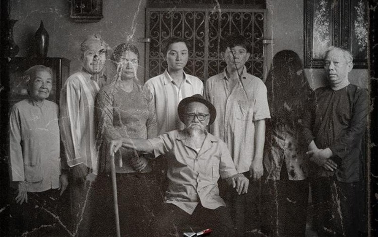 “Bắc Kim Thang” lấy bối cảnh miền Tây Việt Nam những năm 1990, thể hiện những hủ tục và sự kỳ quặc của gia đình này.