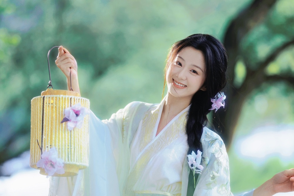 Bao Thượng Ân luôn tỏa sáng trong mọi sự kiện và hoạt động giải trí