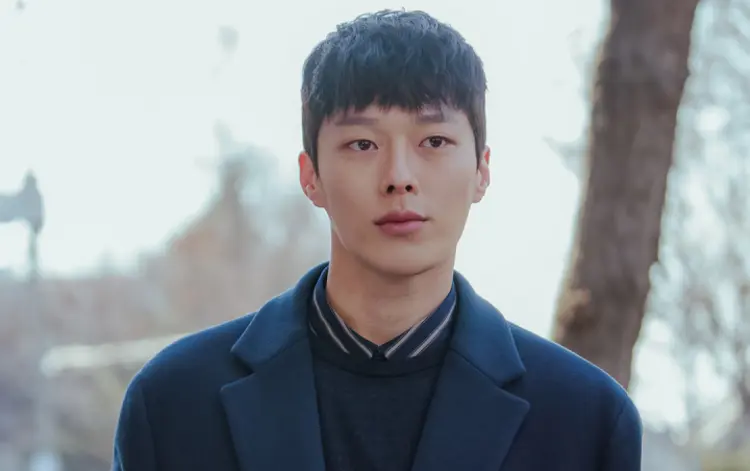 Jang Ki Yong nhận được lời khen về khả năng diễn xuất gai góc, có chiều sâu