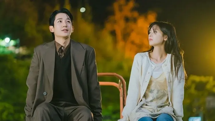 Jung Hae-in vào vai chàng kiến trúc sư tài ba, chuẩn "con nhà người ta", nhưng mang trong lòng ký ức khó quên về Seok-ryu