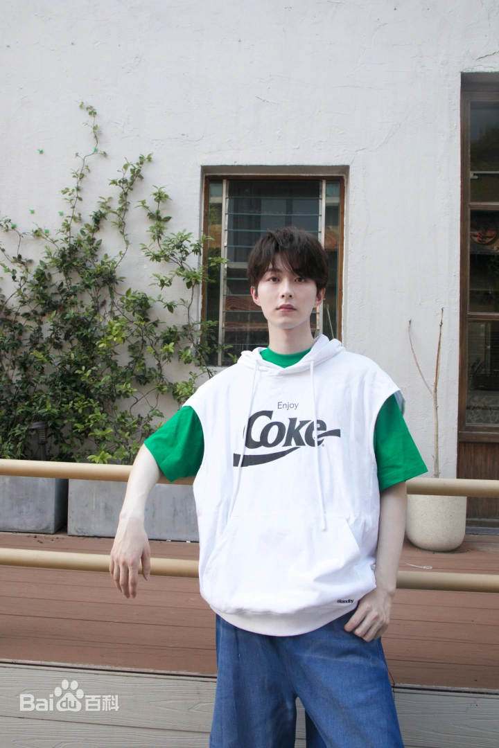 Lý Ca Dương - "Nam thần thanh xuân" của Cbiz