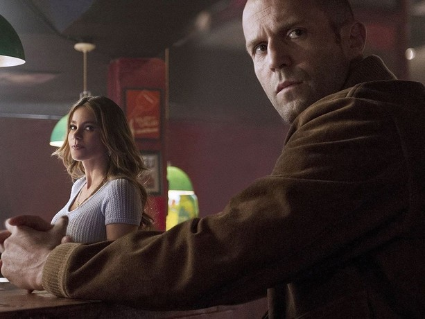 "Trùm bài" là phim hành động tội phạm về vệ sĩ Nick Wild (Jason Statham) bị cuốn vào thế giới ngầm khi giúp bạn trả thù.