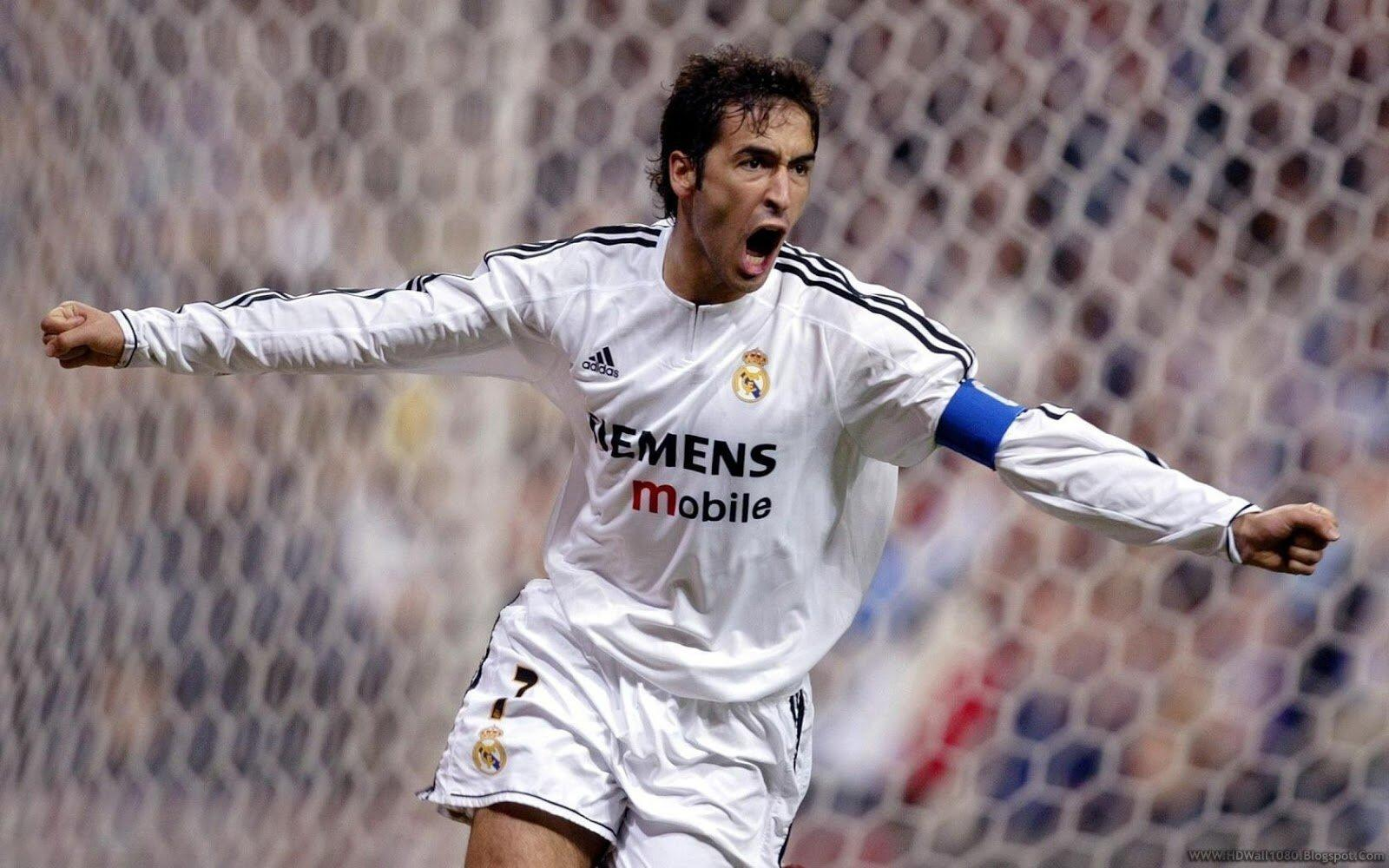 Raúl González siêu tiền đạo một thời của câu lạc bộ Real Madrid