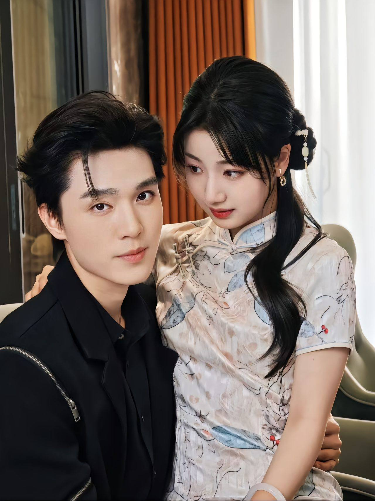 Tình yêu đôi khi không chỉ là duyên phận, mà còn là cuộc giành giật dịu dàng giữa hai trái tim cùng hướng về nhau