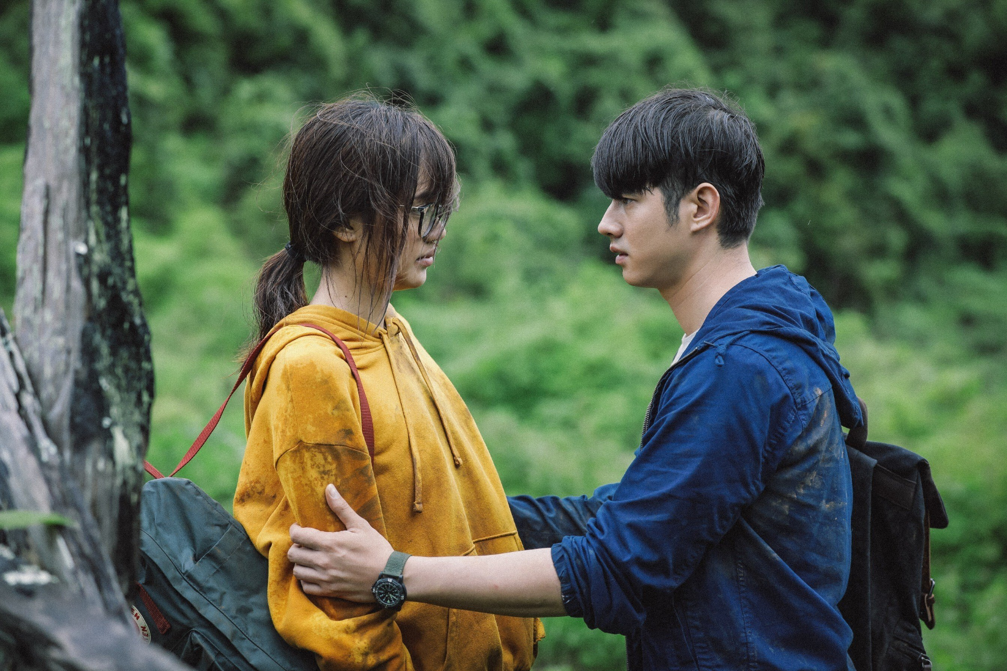 Trong những ngày cùng nhau chạy trốn khỏi ma quỷ, Lin và Put dần tìm thấy tình cảm đặc biệt dành cho nhau