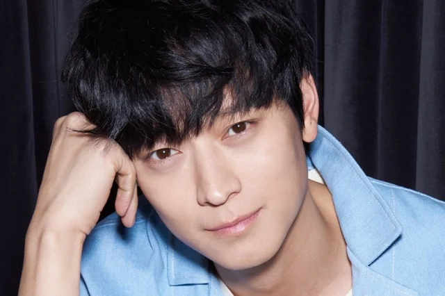 Kang Dong Won - "Thánh sống" với vẻ đẹp siêu thực