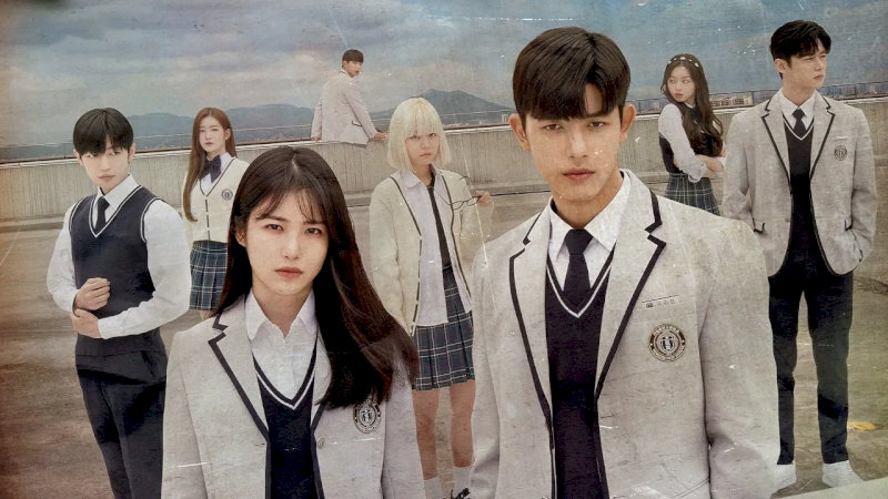 Phim xoay quanh Ok Chan Mi - nữ sinh trung học chuyển trường để tìm hiểu sự thật đằng sau cái chết bí ẩn của anh trai mình