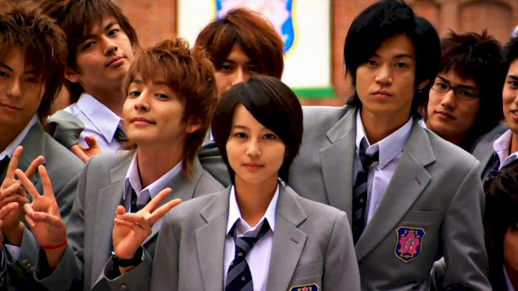 Tình tiết cải nam trang độc đáo mang lại nhiều khoảnh khắc hài hước cho phim