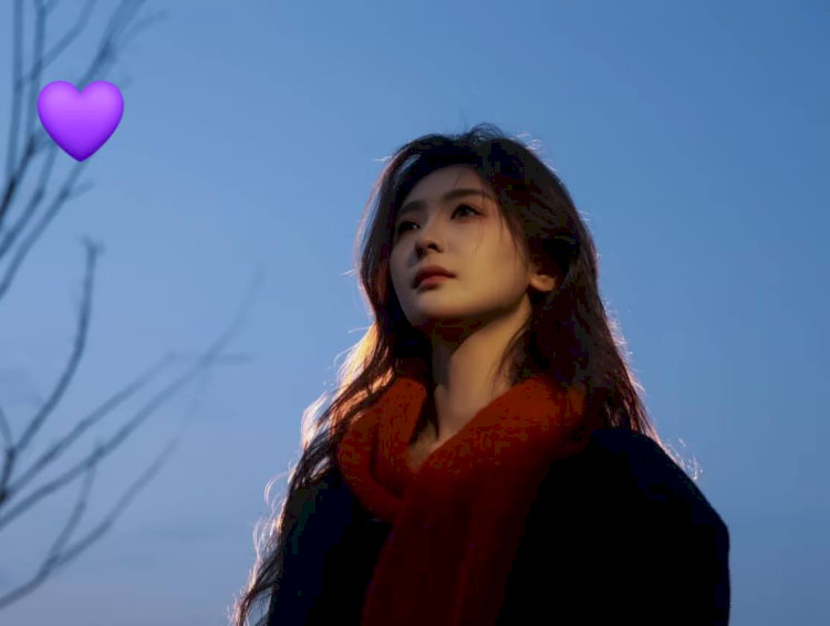 Chung Hy sở hữu khuôn mặt xinh đẹp, thanh tú