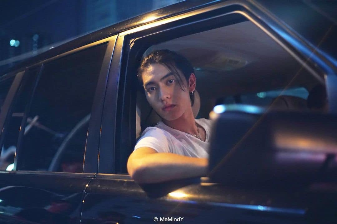 Trong vai "bad boy" lái mô tô Phayu, Boss Chaikamon đã tạo nên cơn sốt, trở thành "nam thần gió", chinh phục hàng triệu khán giả bằng thực lực và vẻ ngoài cuốn hút