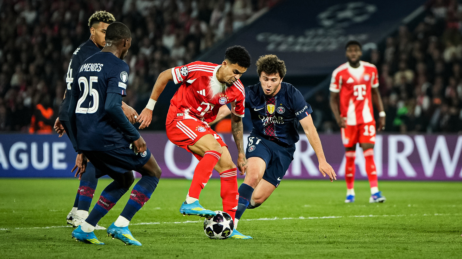 PSG thắng Bayern 5-4 ở lượt đi bán kết Champions League, mất Hakimi vì chấn thương trước trận lượt về — image 4